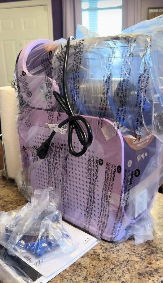 Frozen Drink Machine with RapidChill Technology